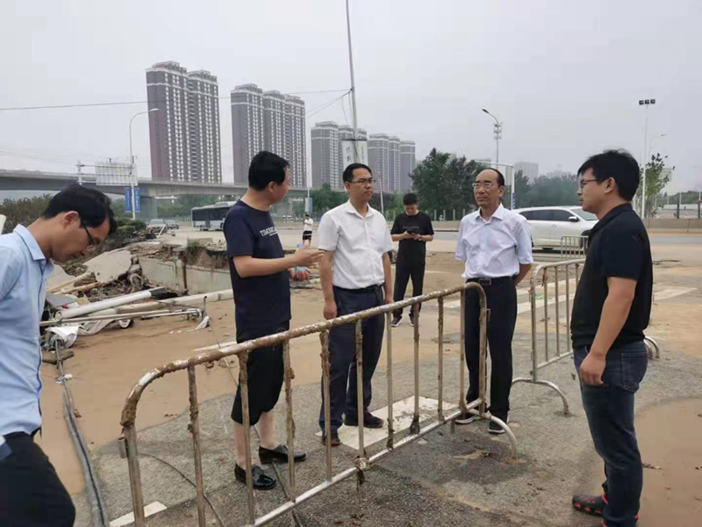 集團(tuán)公司黨委書(shū)記、董事長(zhǎng)、總經(jīng)理秦廣遠(yuǎn)赴市政項(xiàng)目檢查指導(dǎo)災(zāi)后恢復(fù)重建工作