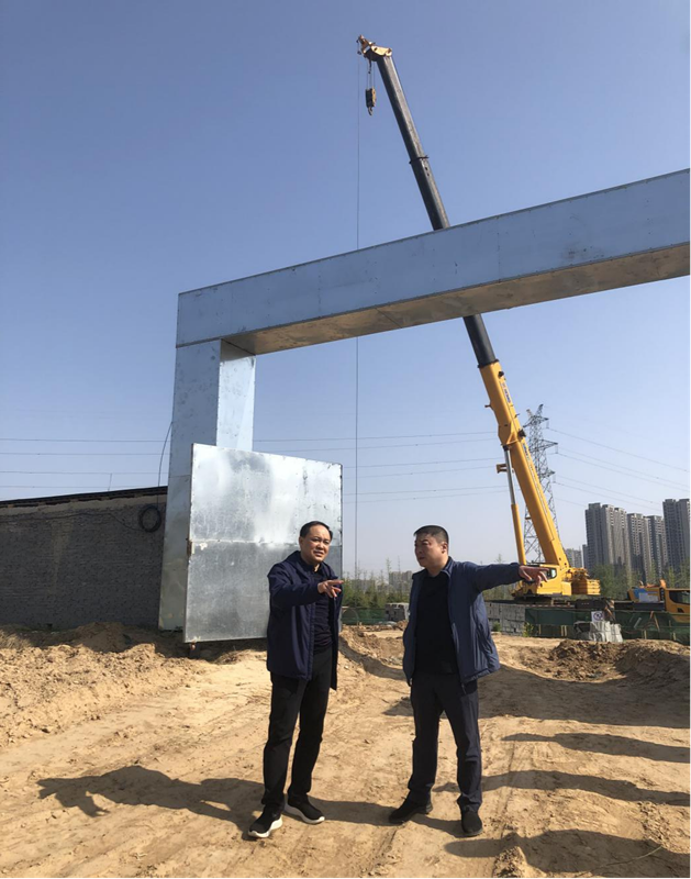 鄭州市建設(shè)投資集團(tuán)有限公司黨委委員、副總經(jīng)理張巖到侯寨新鎮(zhèn)區(qū)安置區(qū)調(diào)研項目建設(shè)工作